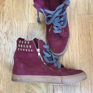 BETSEY JOHNSON - Gold & Burgundy Ladies’ Sneaker